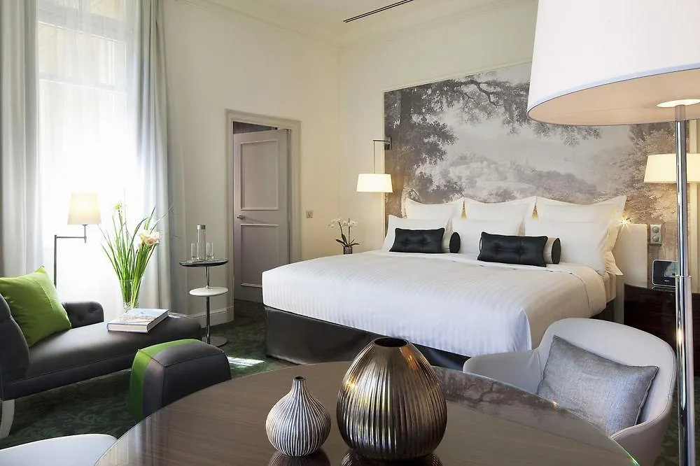 Renaissance Paris Nobel Tour Eiffel Hotel 4*,  France