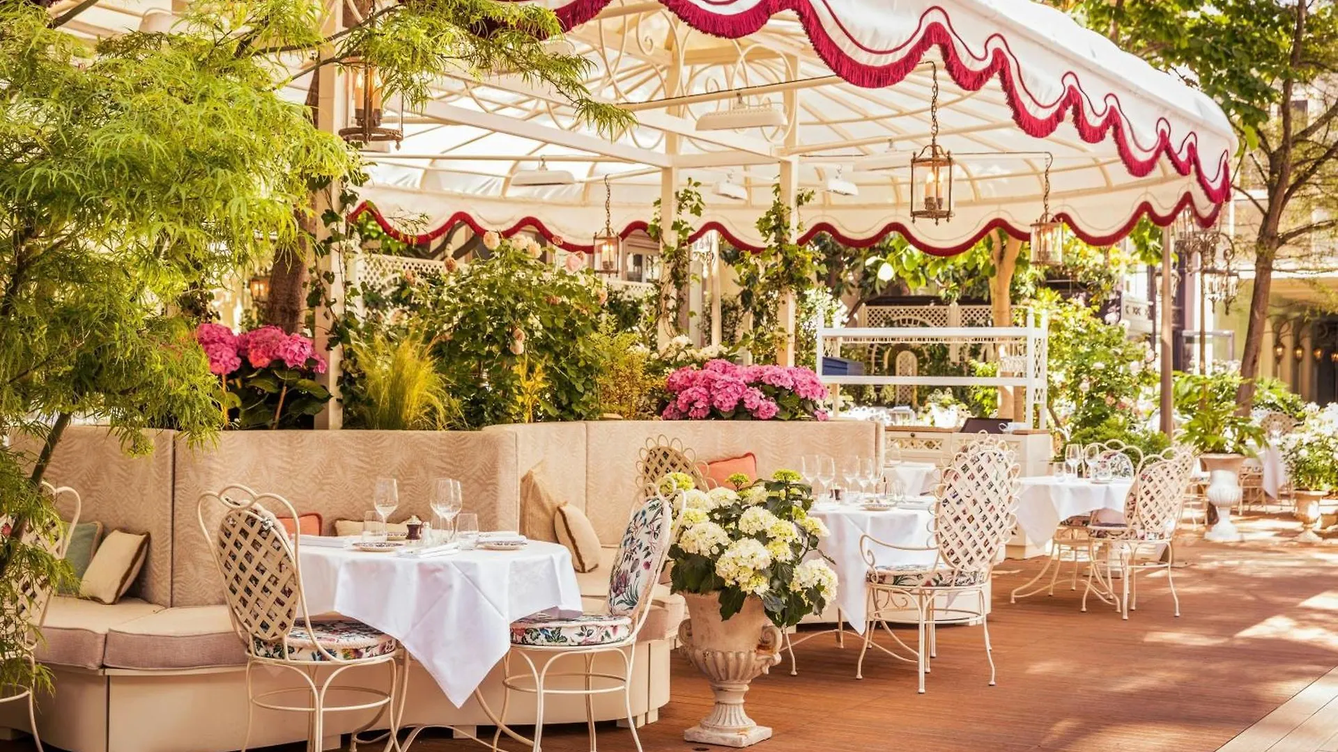 Renaissance Paris Nobel Tour Eiffel Hotel contacts