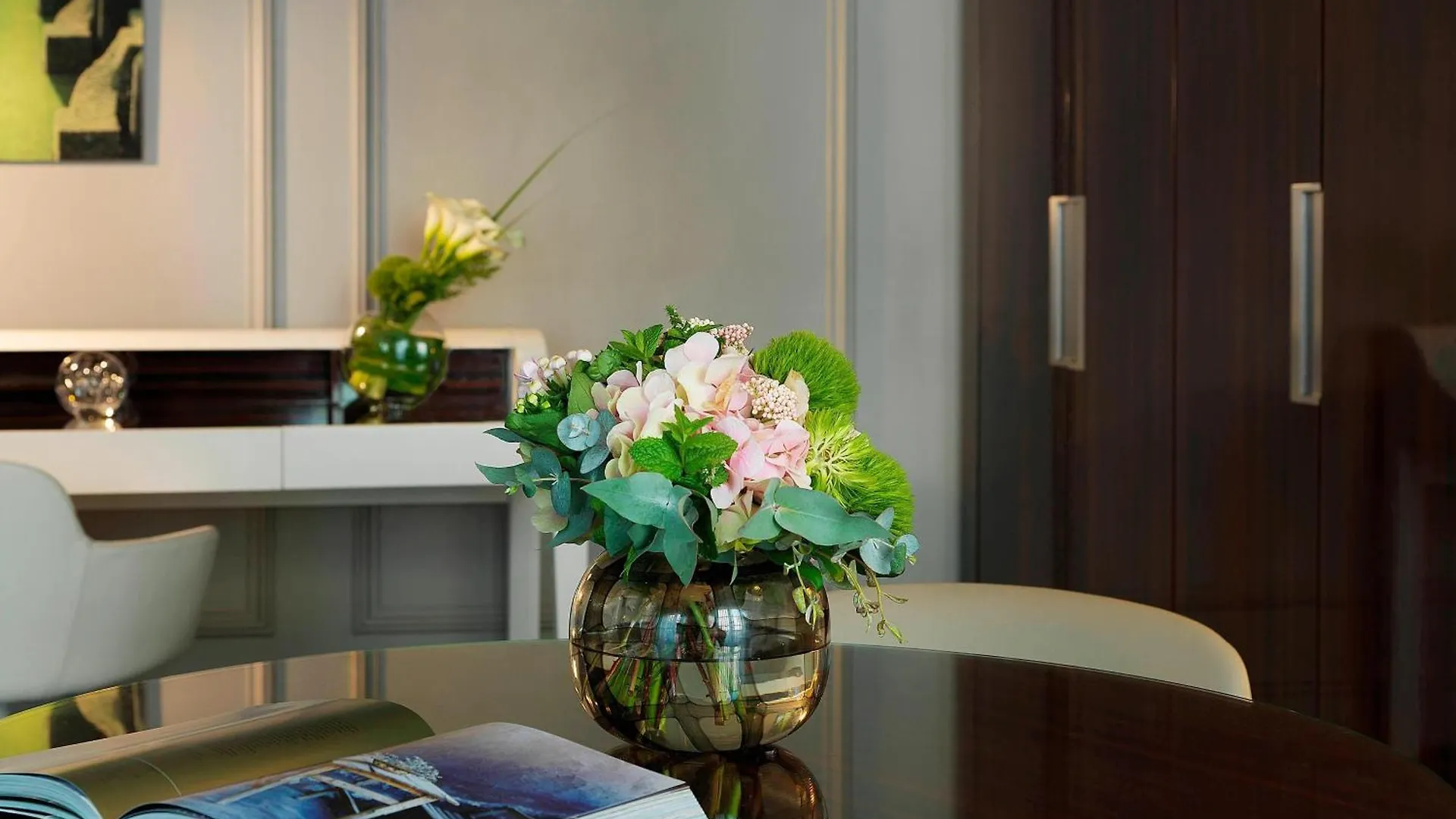 Renaissance Paris Nobel Tour Eiffel Hotel 4*,