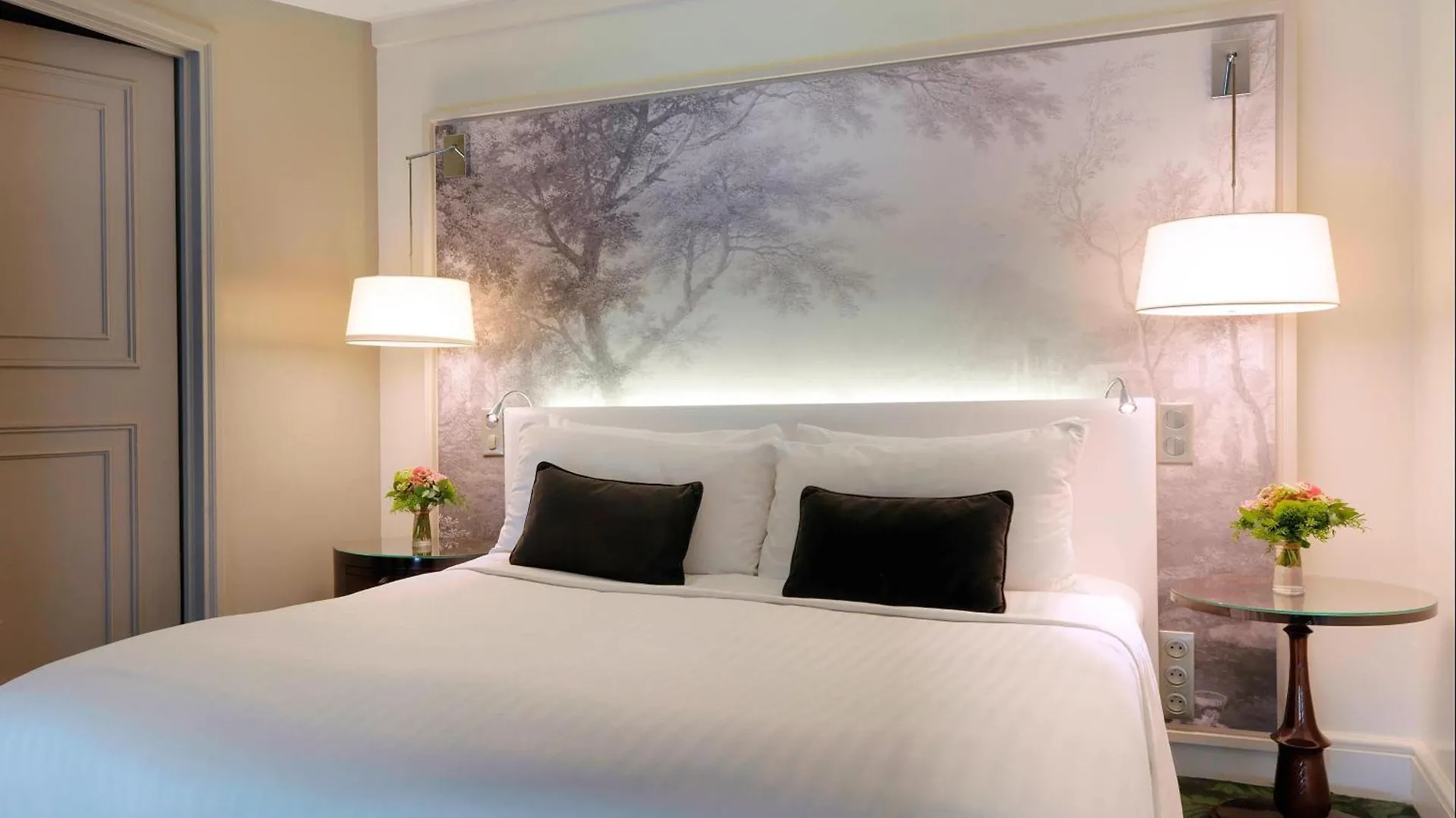 ****  Renaissance Paris Nobel Tour Eiffel Hotel France