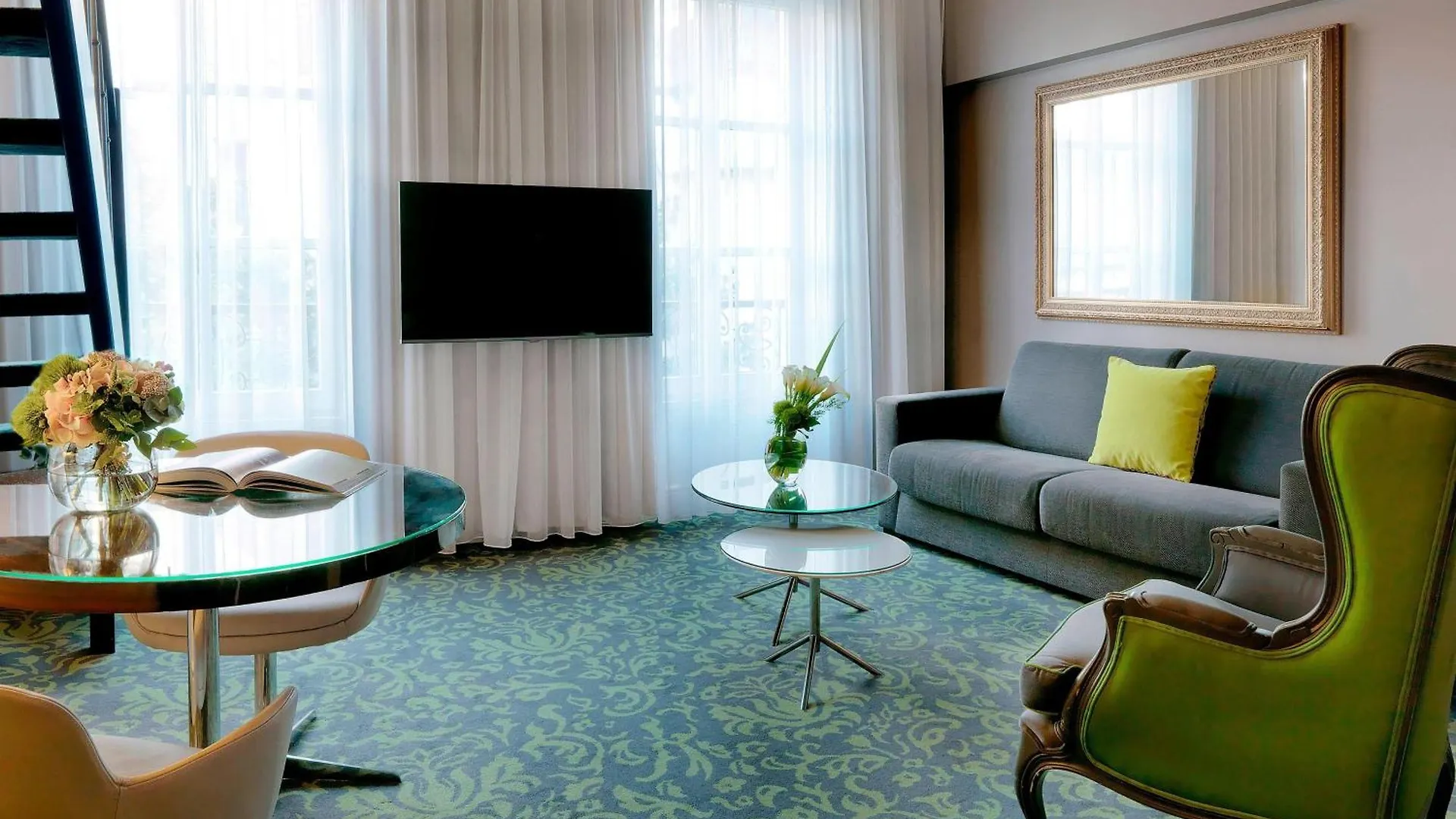 Renaissance Paris Nobel Tour Eiffel Hotel