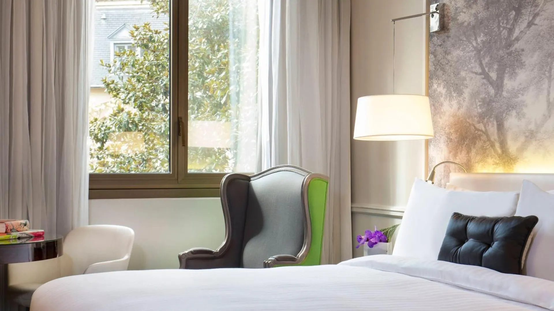 Renaissance Paris Nobel Tour Eiffel Hotel 4*,  France