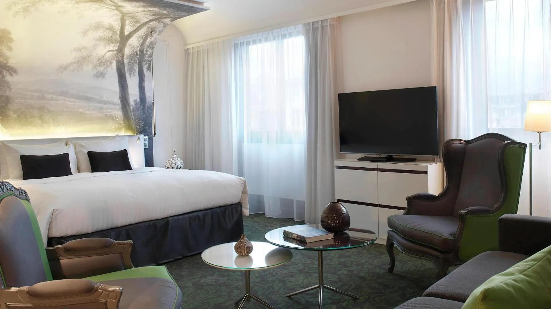 Renaissance Paris Nobel Tour Eiffel Hotel