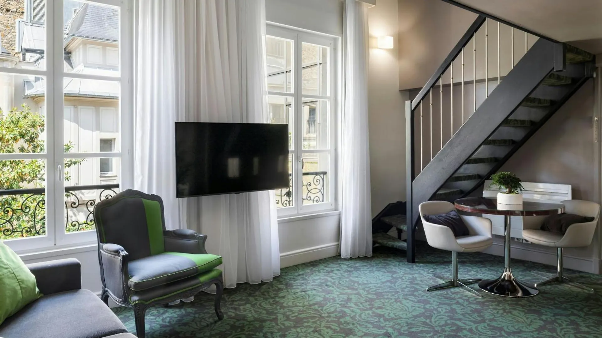 Renaissance Paris Nobel Tour Eiffel Hotel 4*,  France