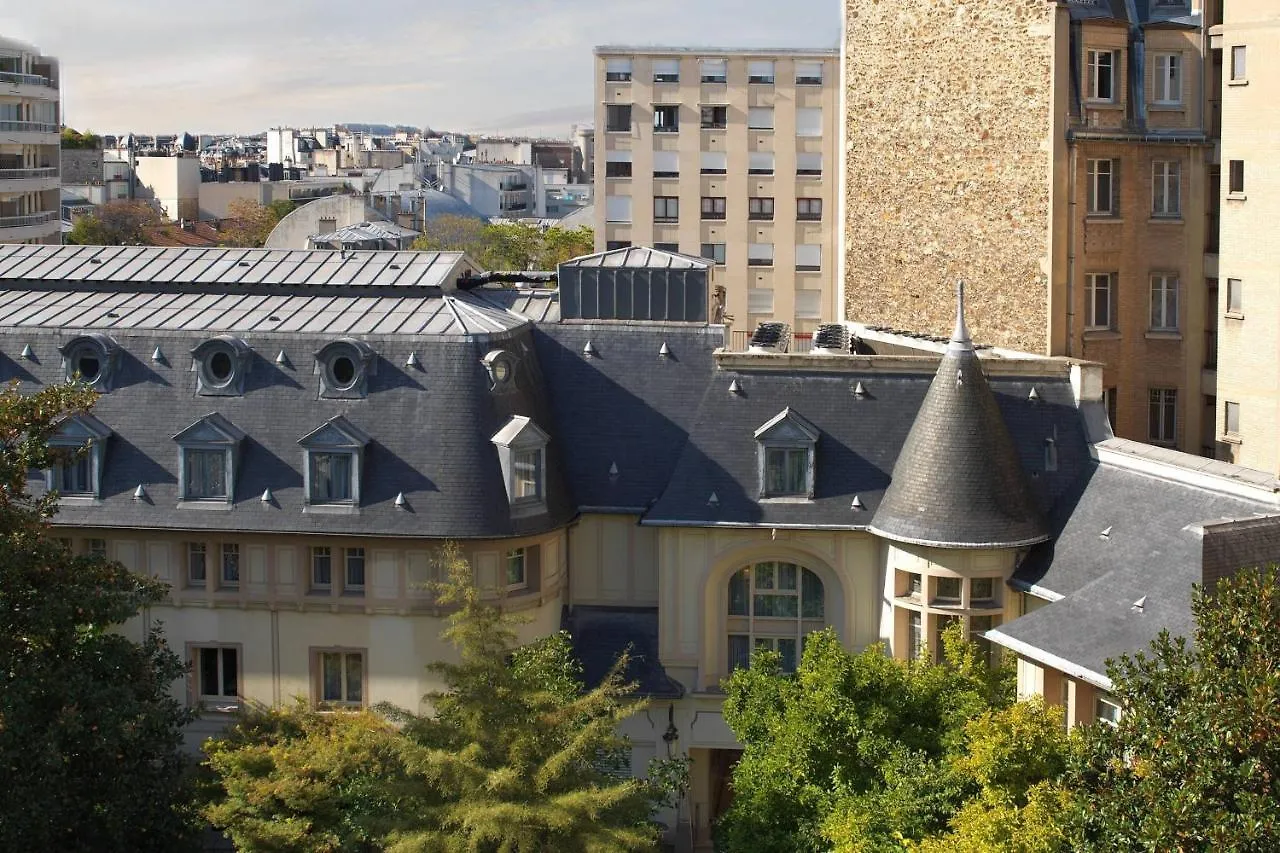 Renaissance Paris Nobel Tour Eiffel Hotel