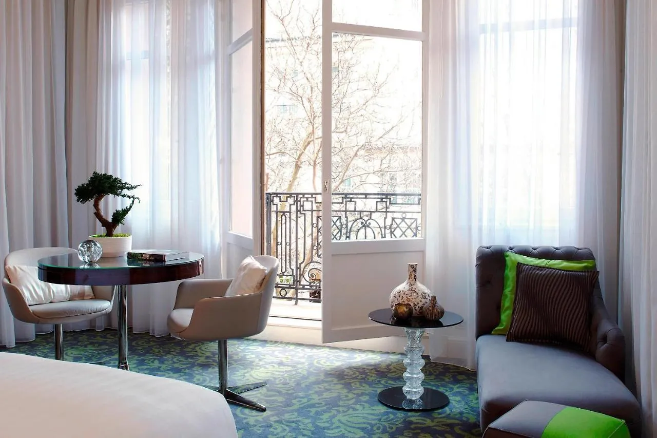 ****  Renaissance Paris Nobel Tour Eiffel Hotel France