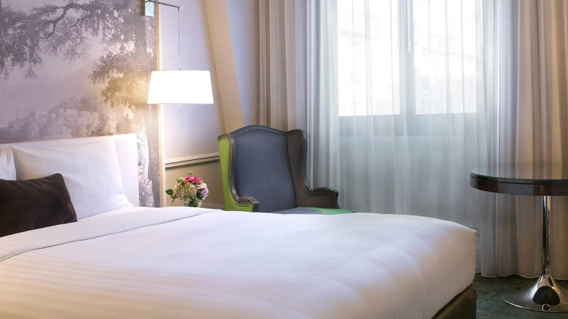 Renaissance Paris Nobel Tour Eiffel Hotel 4*,  France